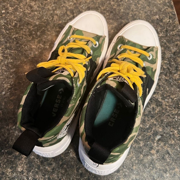 Converse Boys Camo One Star Sneakers - Picture 9 of 9